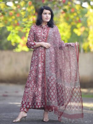 Auvoria Women Viscose Printed Kurta and Pant Set with Dupatta