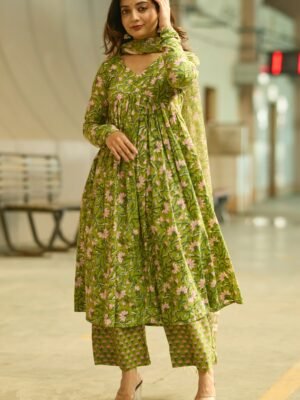 Auvoria Women Viscose Printed Kurta and Pant Set with Dupatta