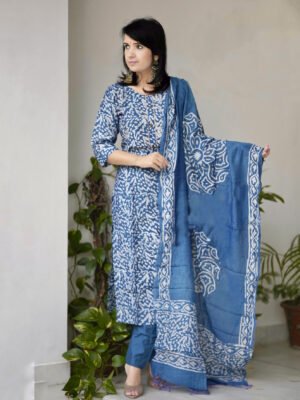 Auvoria Women Viscose Printed Kurta and Pant Set with Dupatta