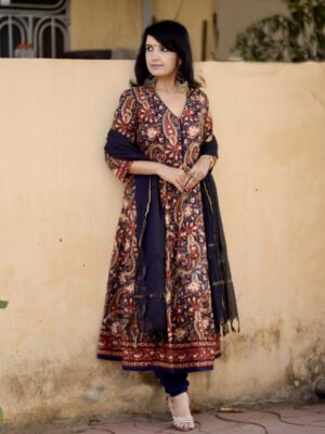 Auvoria Women Viscose Printed Kurta and Pant Set with Dupatta
